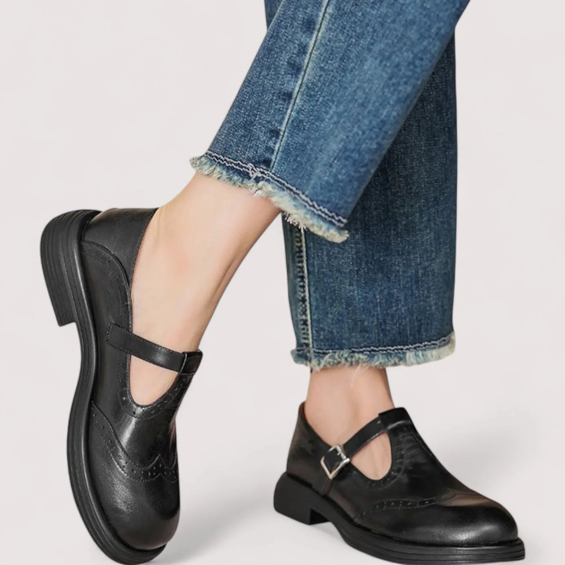 Clara Women’s Mary Jane Shoes featuring orthopedic support and a timeless classic design, perfect for comfort and style. 4