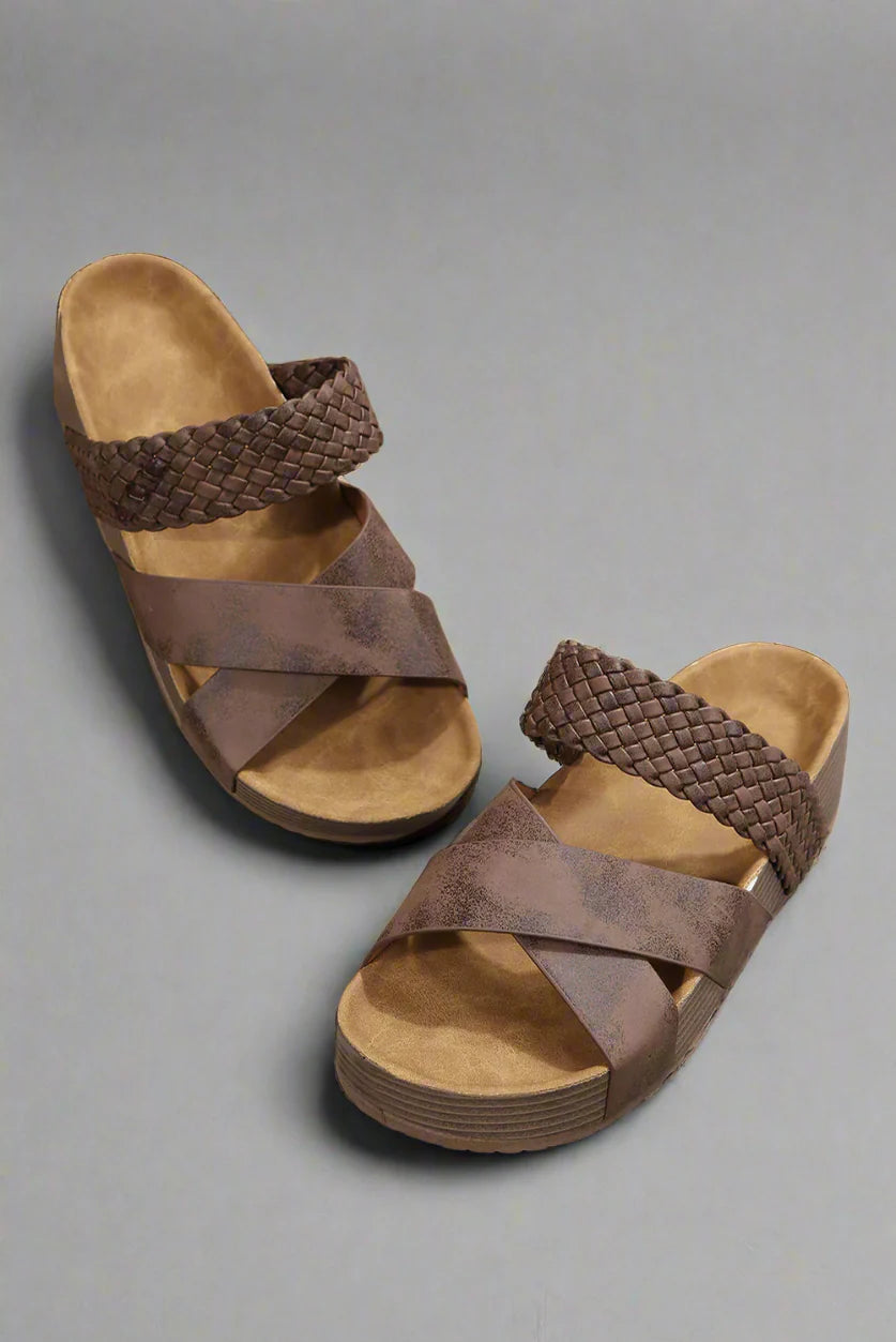 Dare Women’s Sandals featuring ergonomic support and a breathable design for ultimate comfort and style. 3
