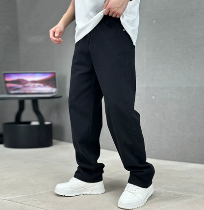 Jasper Men's Jeans featuring a straight leg design and stylish slant pockets, perfect for casual and versatile outfits. 3