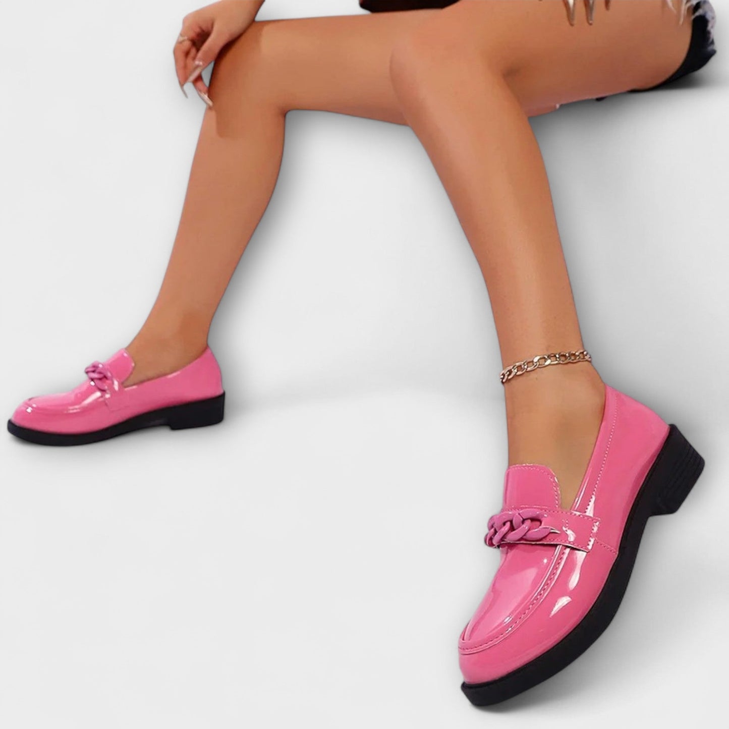 Lorie Women’s Casual Loafers featuring a round-toe design, ideal for everyday wear, with a focus on lightweight comfort and stylish versatility. 3