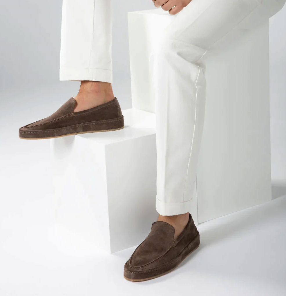 Luxe men's loafers featuring a soft cushioned sole and a stylish slip-on design, perfect for casual and formal occasions. 3