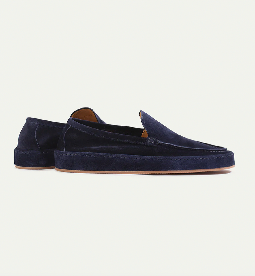 Luxe men's loafers featuring a soft cushioned sole and a stylish slip-on design, perfect for casual and formal occasions. 5
