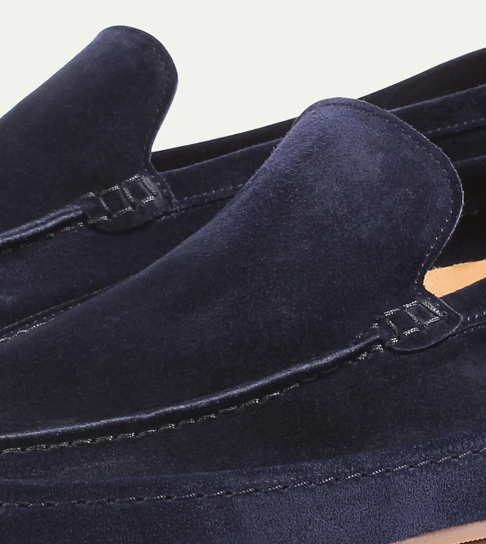 Luxe men's loafers featuring a soft cushioned sole and a stylish slip-on design, perfect for casual and formal occasions. 6
