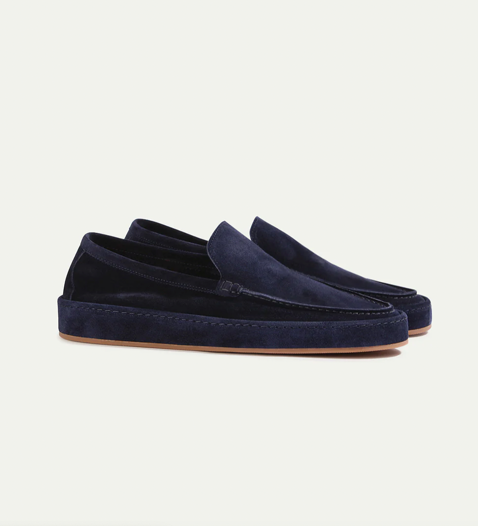 Luxe men's loafers featuring a soft cushioned sole and a stylish slip-on design, perfect for casual and formal occasions. 7