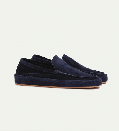 Luxe men's loafers featuring a soft cushioned sole and a stylish slip-on design, perfect for casual and formal occasions. 7