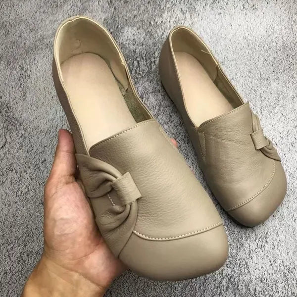 Luxe women’s leather shoes featuring a supportive insole and elegant embossed upper design, ideal for stylish comfort and all-day wear. 3