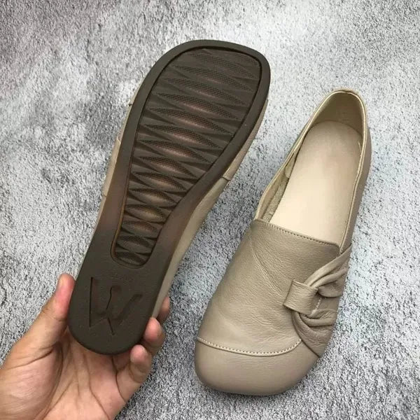 Luxe women’s leather shoes featuring a supportive insole and elegant embossed upper design, ideal for stylish comfort and all-day wear. 4