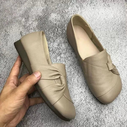 Luxe women’s leather shoes featuring a supportive insole and elegant embossed upper design, ideal for stylish comfort and all-day wear. 5