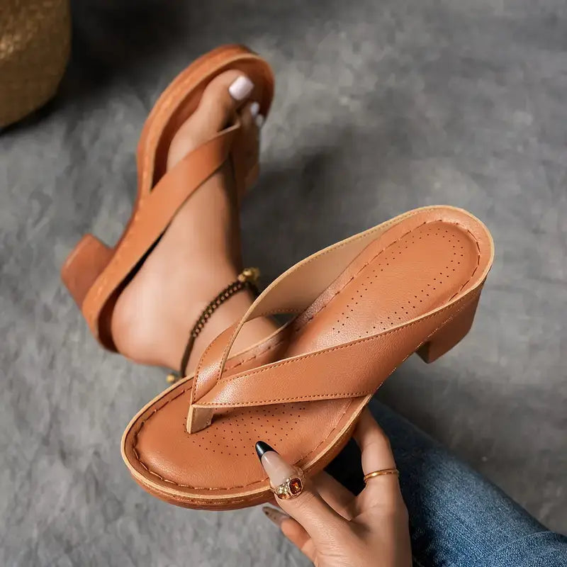 Mellow Women’s Slippers featuring ergonomic heel support and a breathable design for ultimate comfort and style. 2