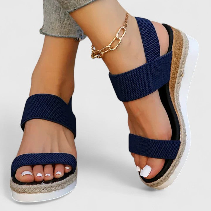 Mera Women’s Sandals featuring arch support and a cushioned sole designed for all-day comfort, perfect for casual wear and outdoor activities. 4