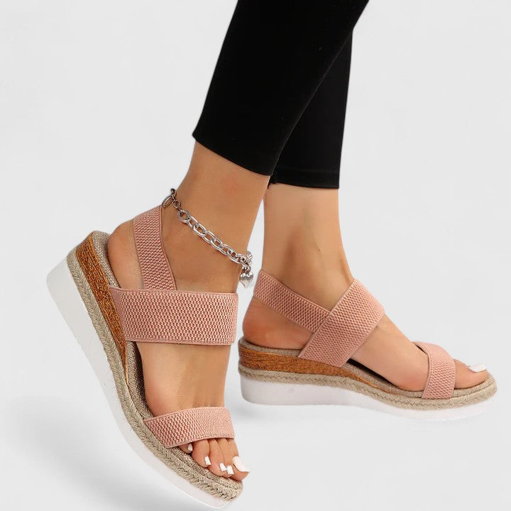 Mera Women’s Sandals featuring arch support and a cushioned sole designed for all-day comfort, perfect for casual wear and outdoor activities. 6