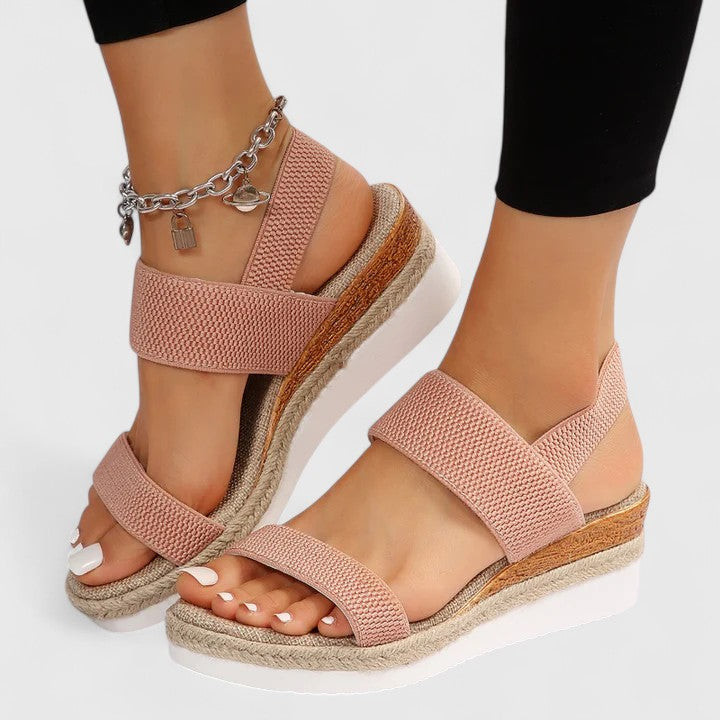 Mera Women’s Sandals featuring arch support and a cushioned sole designed for all-day comfort, perfect for casual wear and outdoor activities. 7