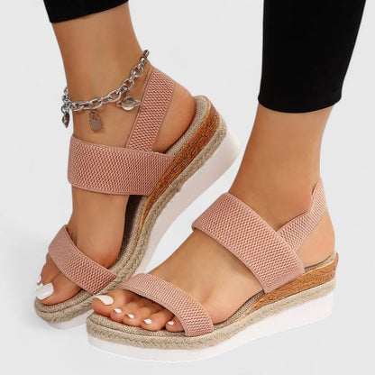 Mera Women’s Sandals featuring arch support and a cushioned sole designed for all-day comfort, perfect for casual wear and outdoor activities. 7