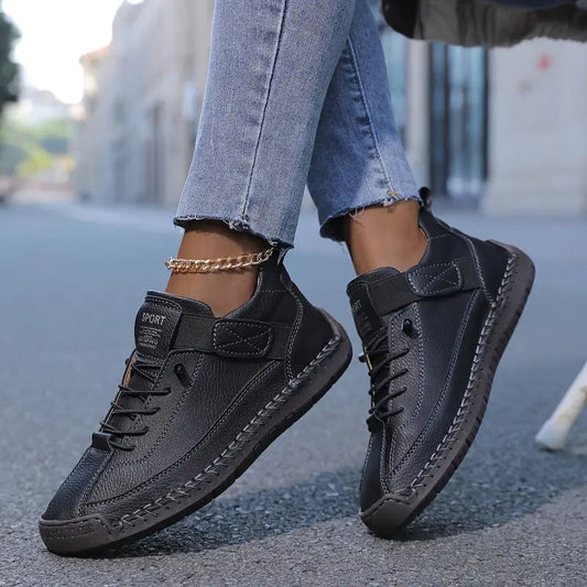 Meya Men’s Sneakers featuring elastic panels and a wide toe box designed for all-day comfort and support. 0