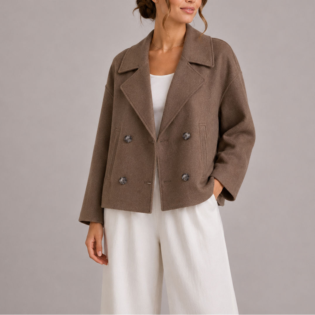 Mira Women's Fitted Jacket featuring a structured tailored cropped design, perfect for a stylish and sophisticated look. 2