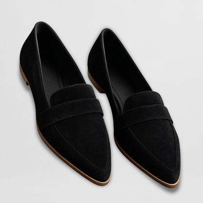 Mira Women's loafers featuring a pointed design and elegant silhouette, perfect for stylish and comfortable everyday wear. 2