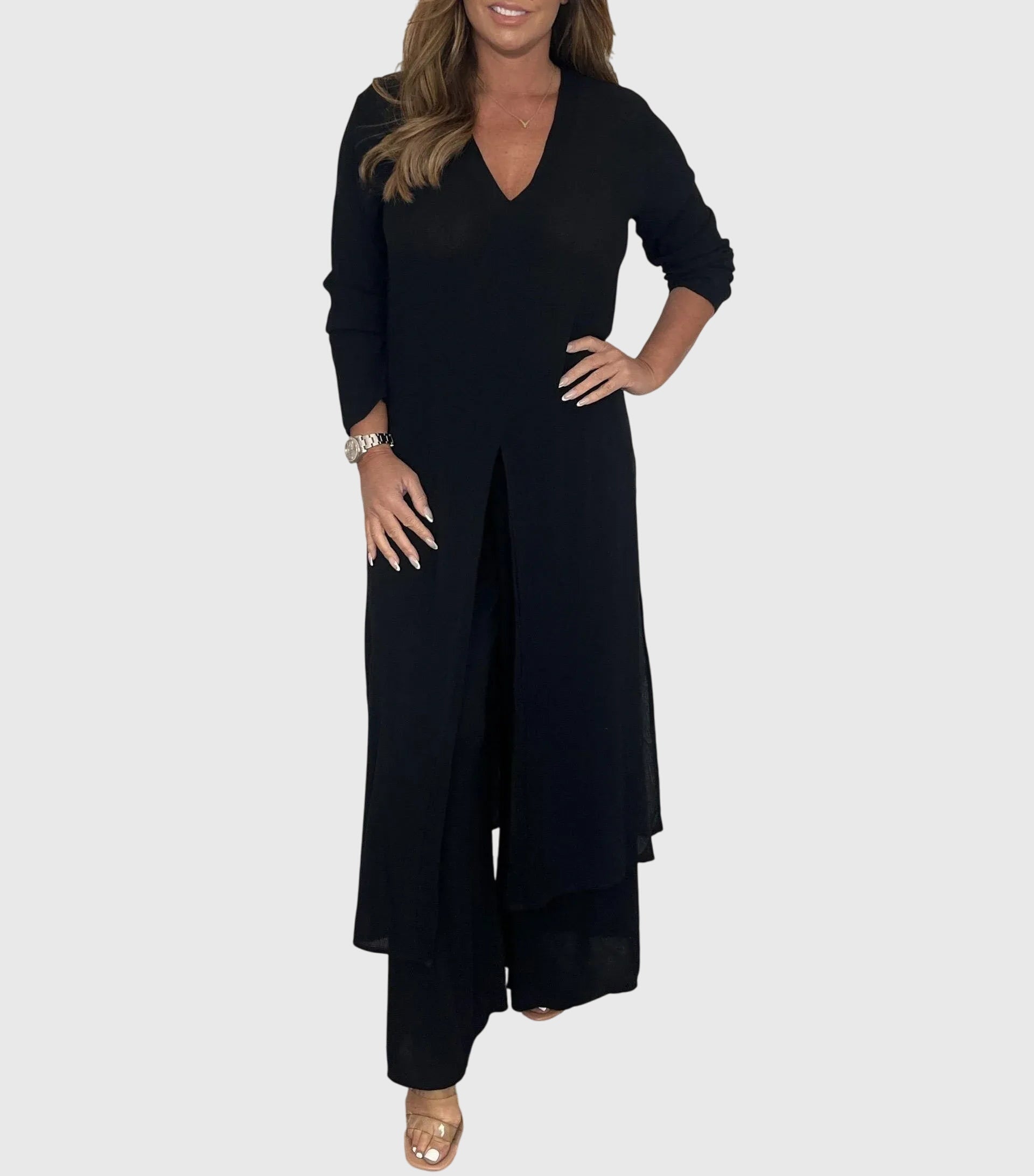 Olive women’s loungewear set featuring wide-leg pants and a long blouse for comfortable and stylish relaxation. 3