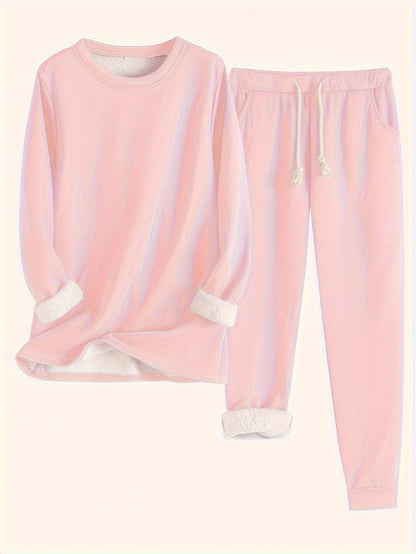 Runa Women’s Lounge Set featuring soft fabric and lightweight design, perfect for comfortable relaxation and casual outings. 4