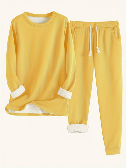 Runa Women’s Lounge Set featuring soft fabric and lightweight design, perfect for comfortable relaxation and casual outings. 5