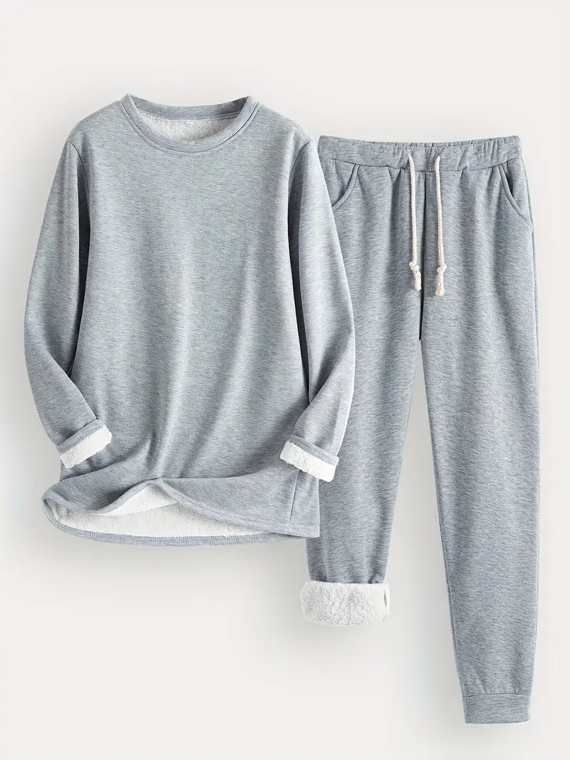 Runa Women’s Lounge Set featuring soft fabric and lightweight design, perfect for comfortable relaxation and casual outings. 6