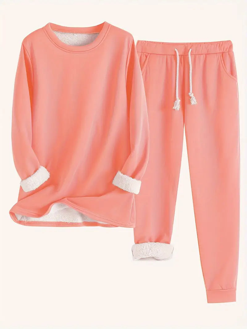 Runa Women’s Lounge Set featuring soft fabric and lightweight design, perfect for comfortable relaxation and casual outings. 7