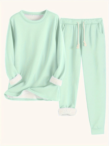 Runa Women’s Lounge Set featuring soft fabric and lightweight design, perfect for comfortable relaxation and casual outings. 9