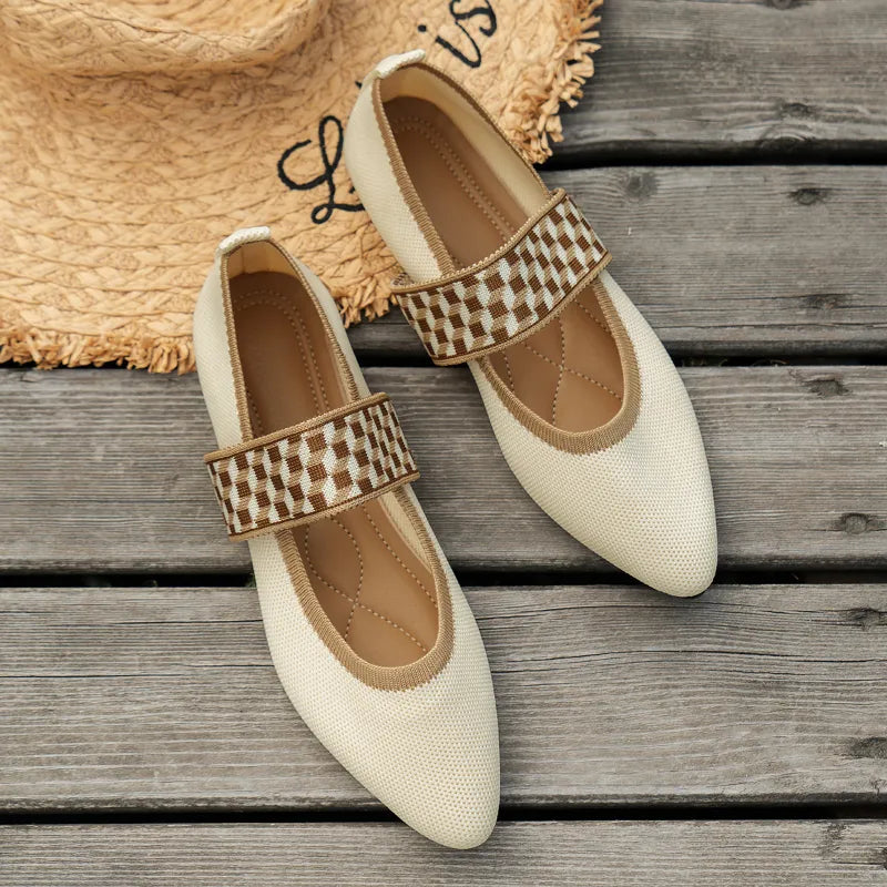 Sleek women’s flat shoes featuring orthopedic support and a lightweight design, perfect for all-day comfort and style. 0