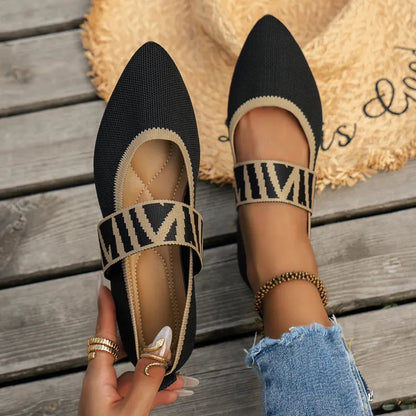Sleek women’s flat shoes featuring orthopedic support and a lightweight design, perfect for all-day comfort and style. 1