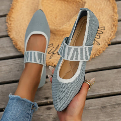 Sleek women’s flat shoes featuring orthopedic support and a lightweight design, perfect for all-day comfort and style. 8
