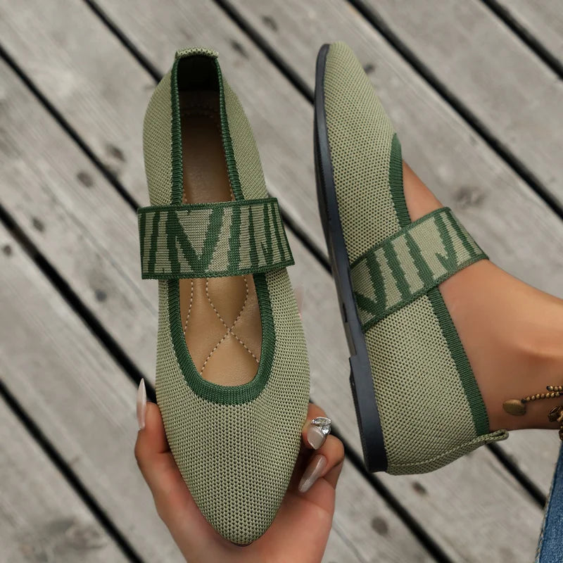 Sleek women’s flat shoes featuring orthopedic support and a lightweight design, perfect for all-day comfort and style. 9