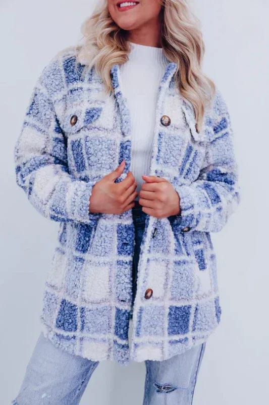 Stella Women’s Wool Coat featuring a classic silhouette, elegant design, and functional pockets, perfect for stylish winter warmth. 2