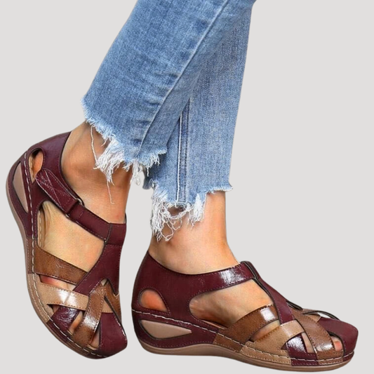 Vera Women’s Walking Sandals featuring a stylish woven strap design, perfect for comfort and support during outdoor activities. 0
