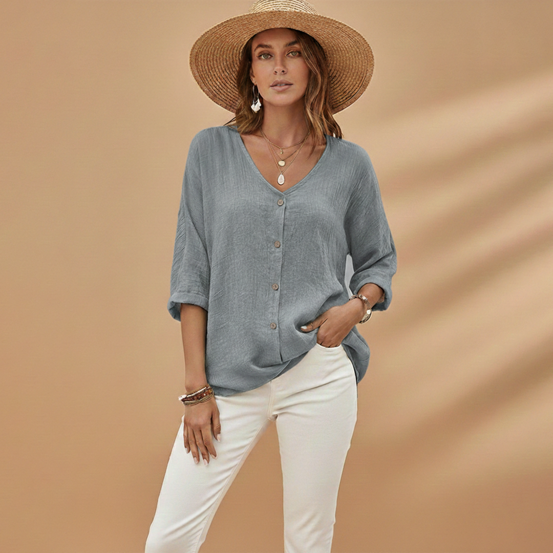 Vivid women’s t-shirt featuring a stylish V-neckline and short sleeves, perfect for casual outfits and everyday wear. 10